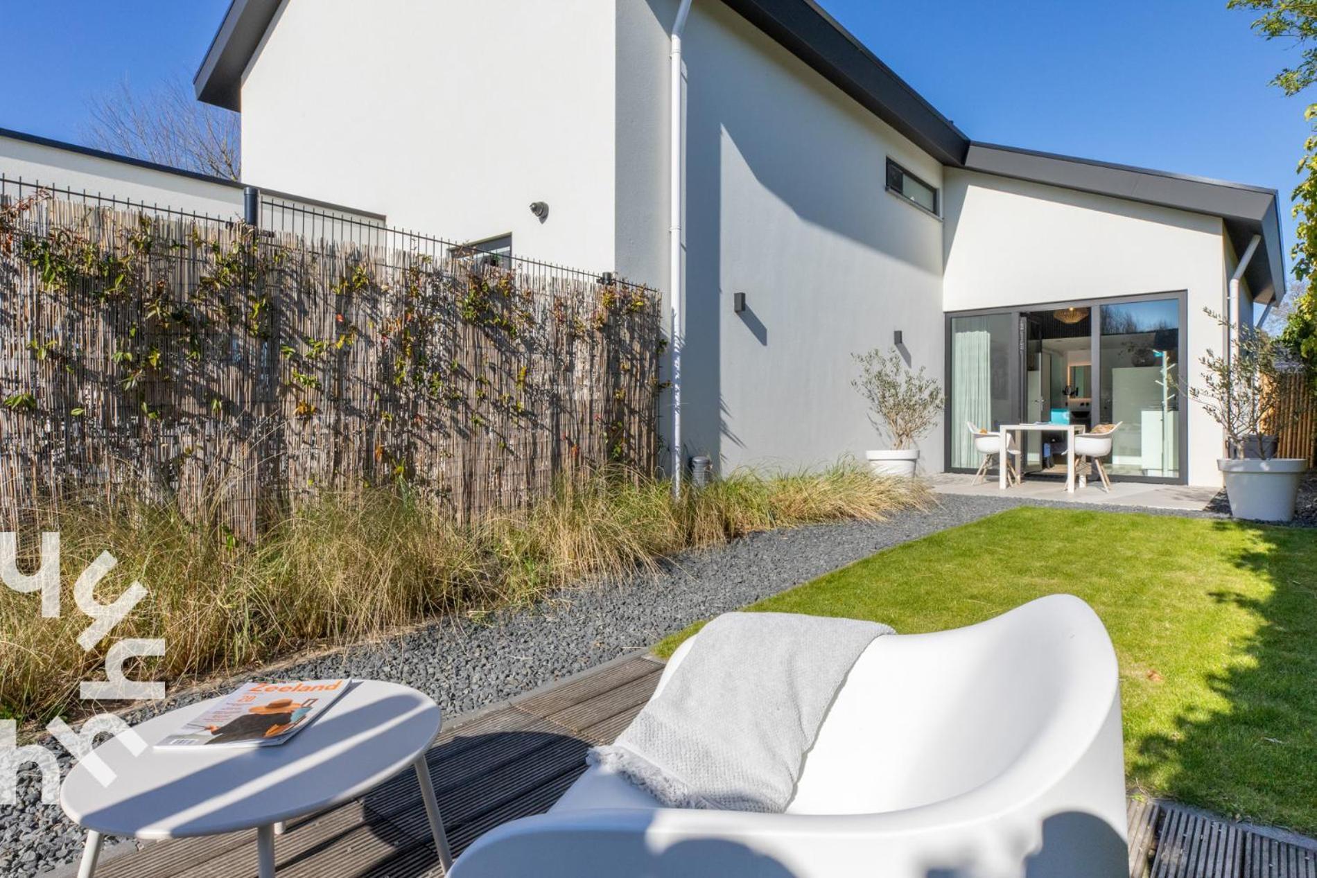 Apartment Chique Rustig Gelegen In *